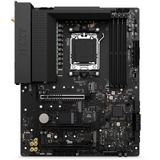 NZXT N7-B65XT-B1, Placa base negro